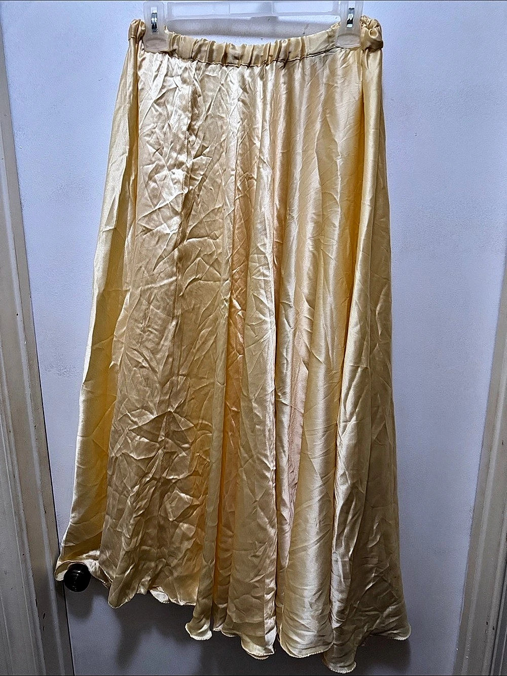MoonDance Co. Maxi Skirt in Yellow Like New FREE SIZE SMOKE FREE HOME
